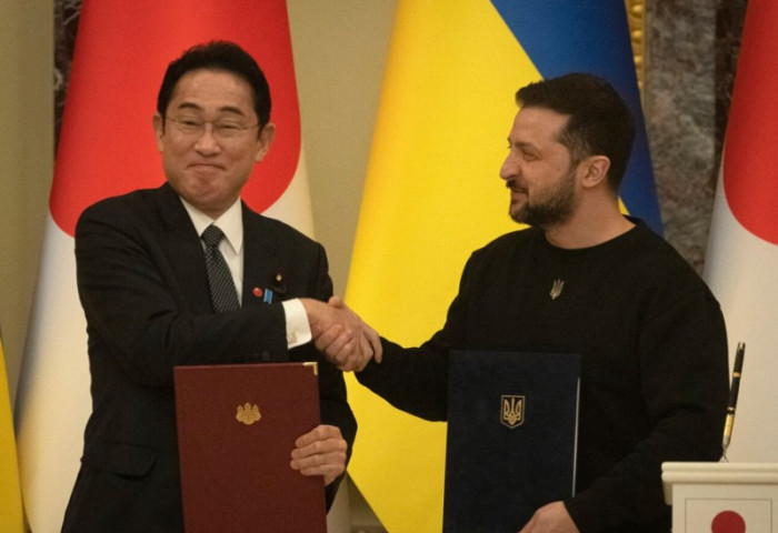 Япон улс Украинд 30 сая ам.долларын байлдааны бус тоног төхөөрөмж нийлүүлэхээ амлажээ