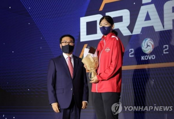 Гар бөмбөгийн тамирчин Н.Орхон Солонгосын гар бөмбөгийн лигт сонгогджээ